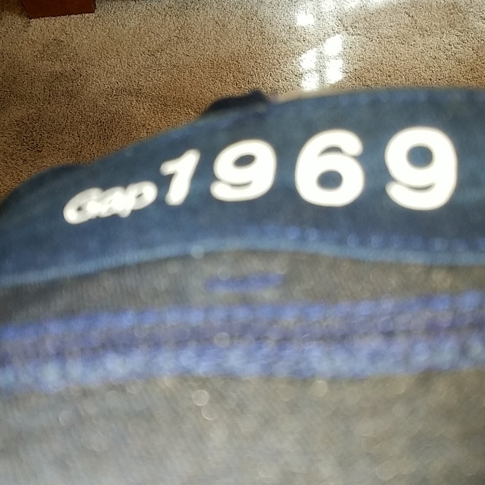 GAP 1969 rear zip Jeans - Picture 7 of 8